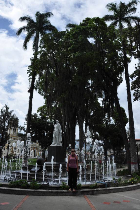Passeando na Plaza Milla, na região central de Mérida, na Venezuela